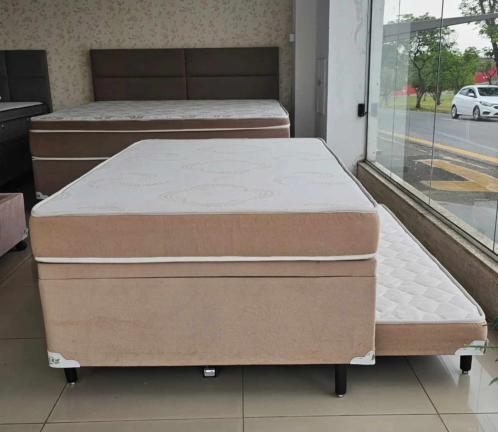 Conjunto de solteiro com cama auxiliar